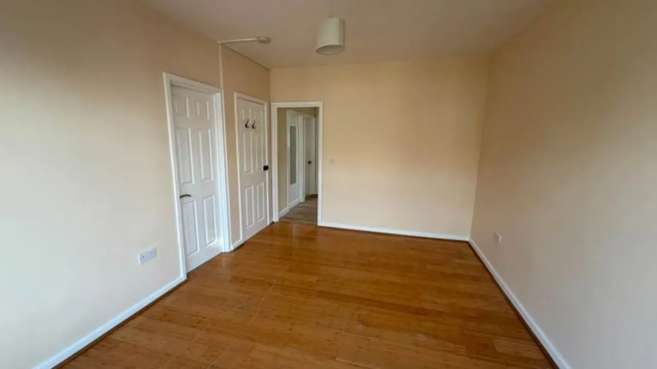 Links Road, London, SW17, photo 6