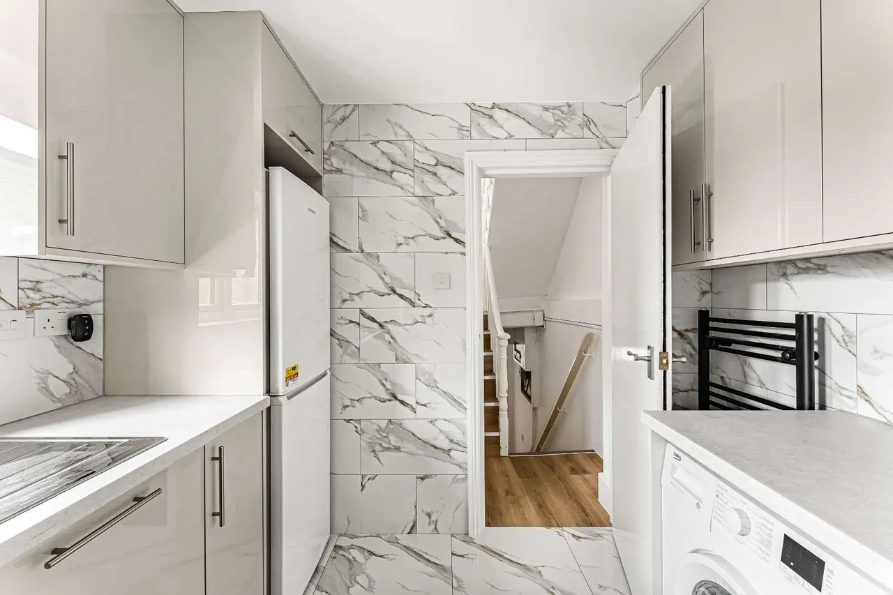 Burdett Road, London, E3, photo 16