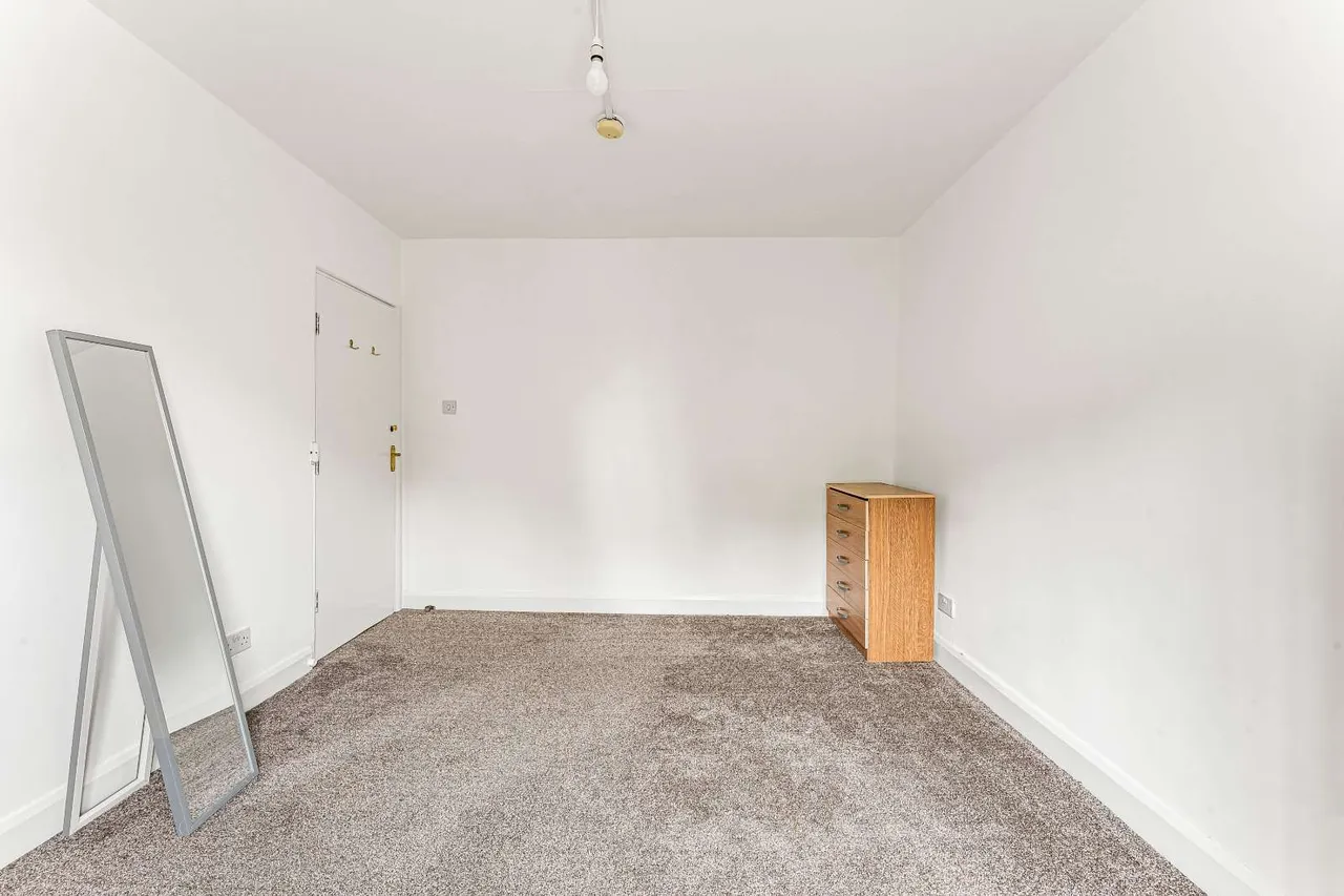 Burdett Road, London, E3, photo 10