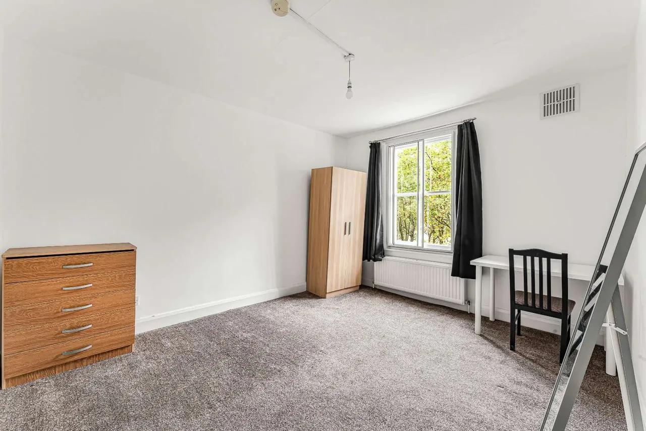 Burdett Road, London, E3, photo 6