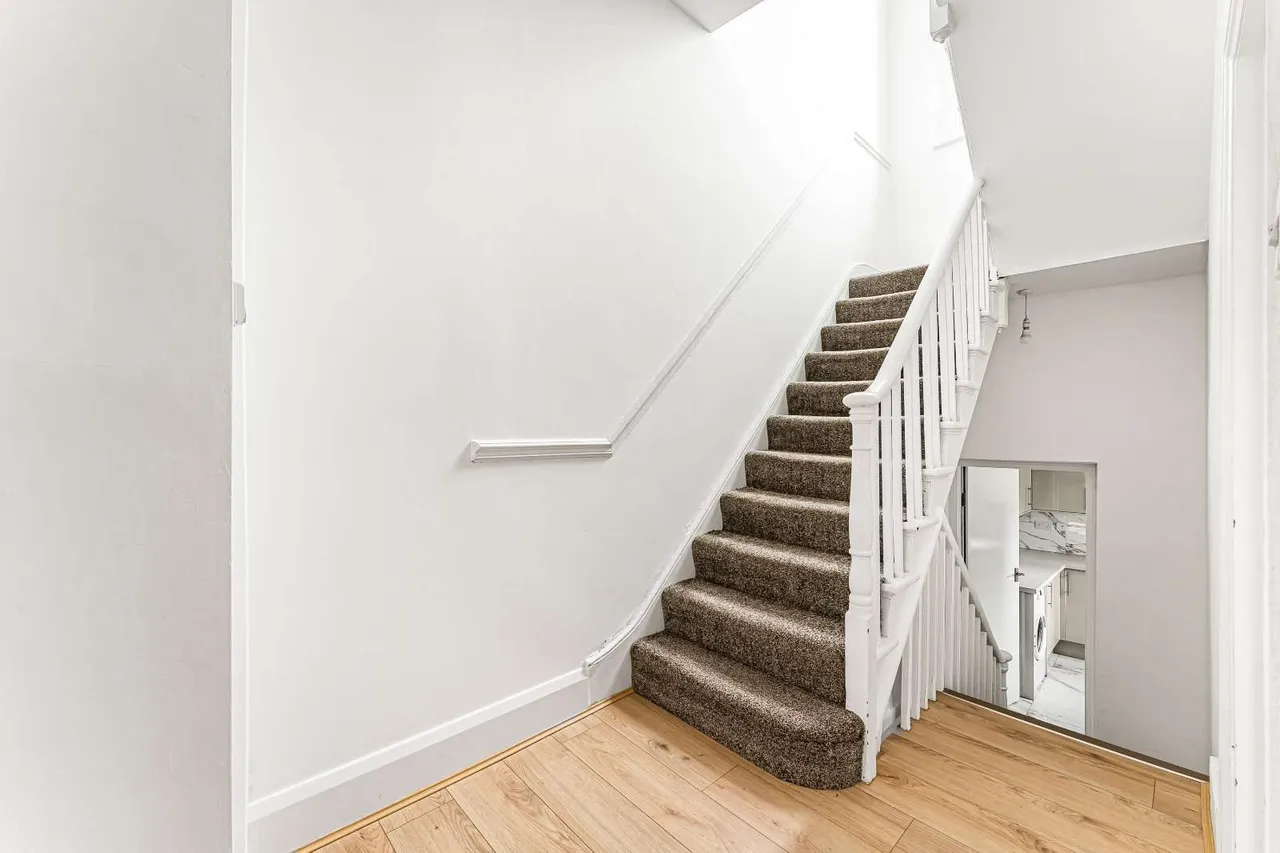 Burdett Road, London, E3, photo 8