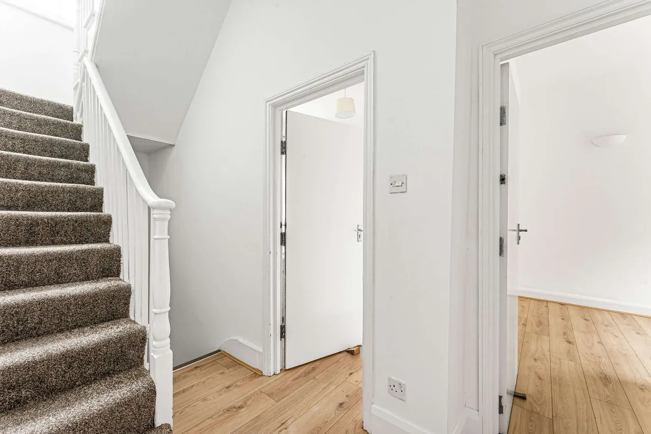 Burdett Road, London, E3, photo 17