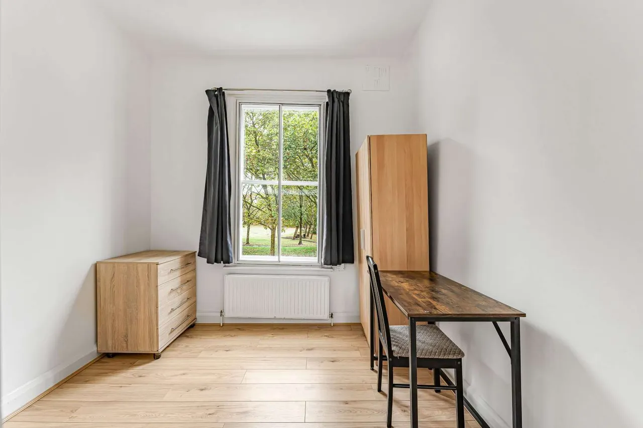 Burdett Road, London, E3, photo 11