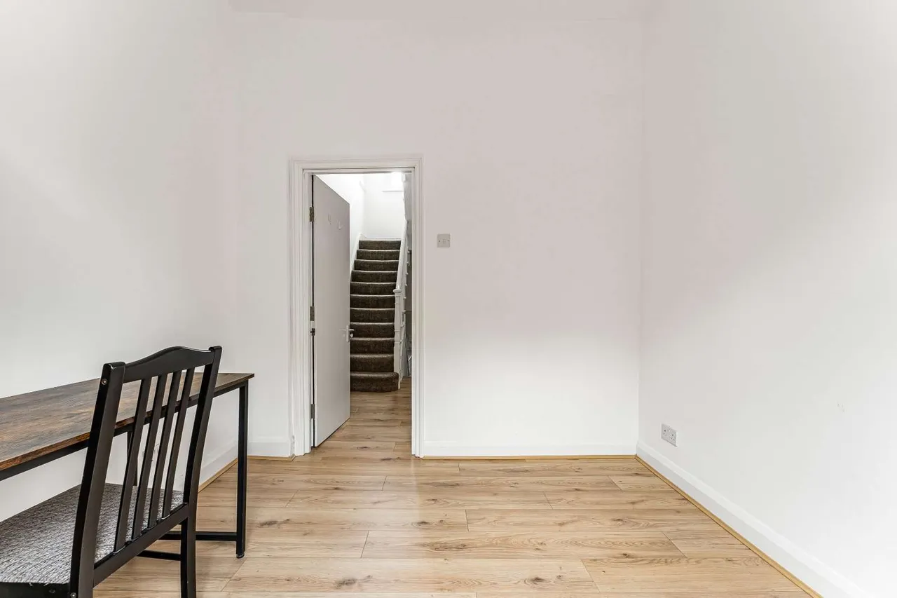 Burdett Road, London, E3, photo 12
