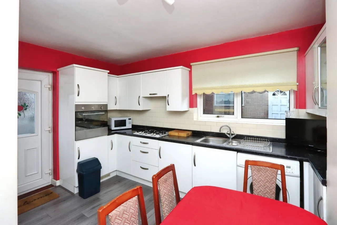 Stradbroke Way, Sheffield, South Yorkshire, S13, photo 2