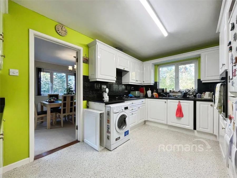 Latchwood Lane, Lower Bourne, GU10, photo 4