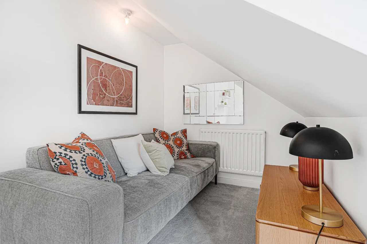 Reynard's Way, Brentford, TW8, photo 11