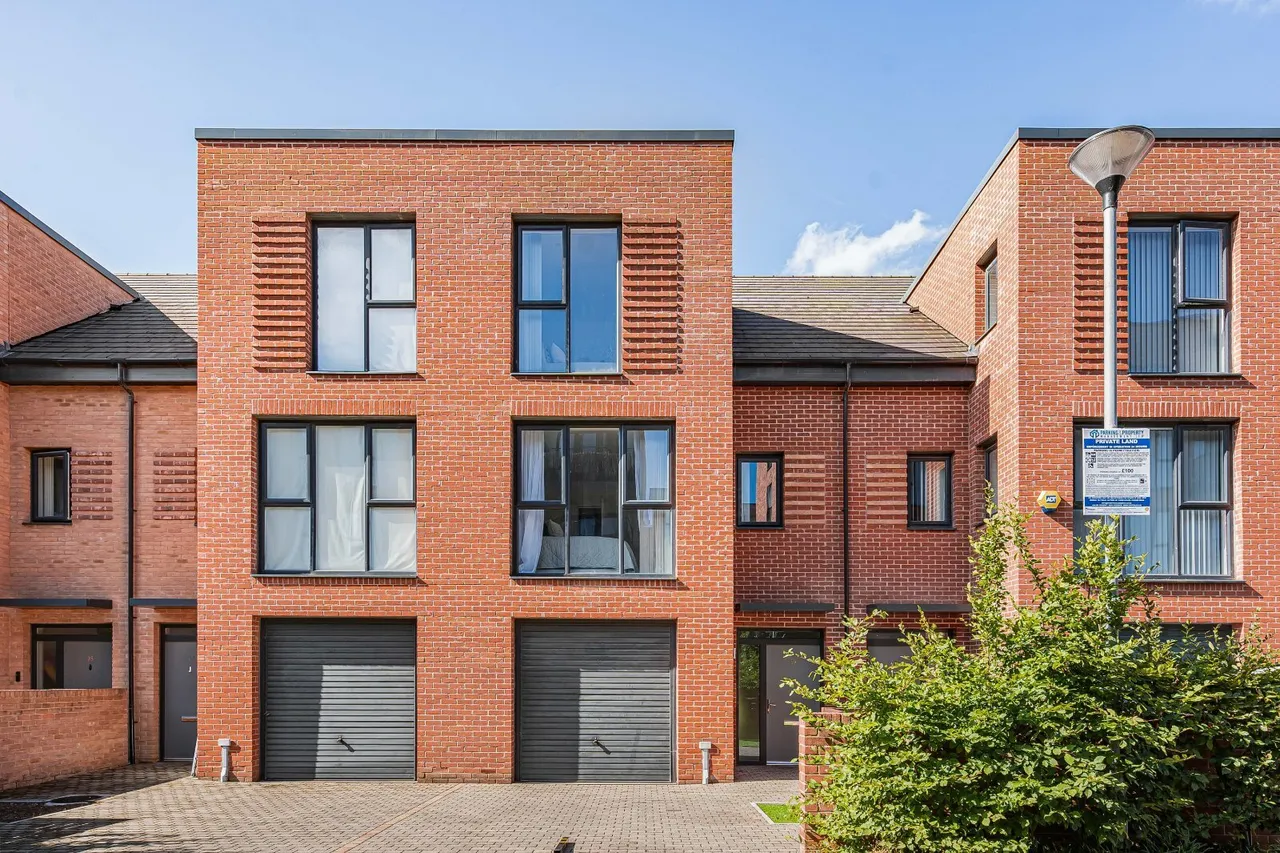 Reynard's Way, Brentford, TW8, photo 5