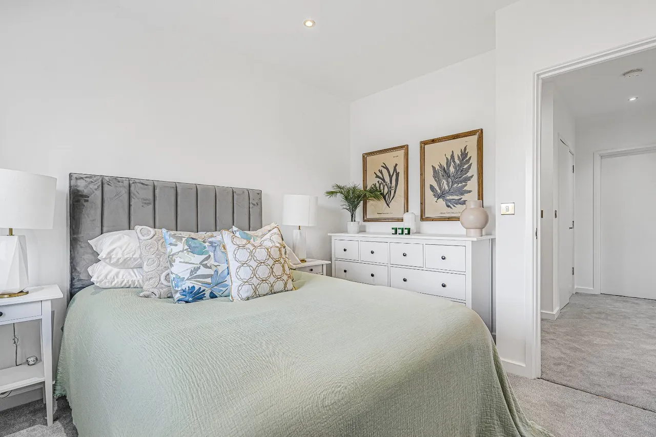 Reynard's Way, Brentford, TW8, photo 10