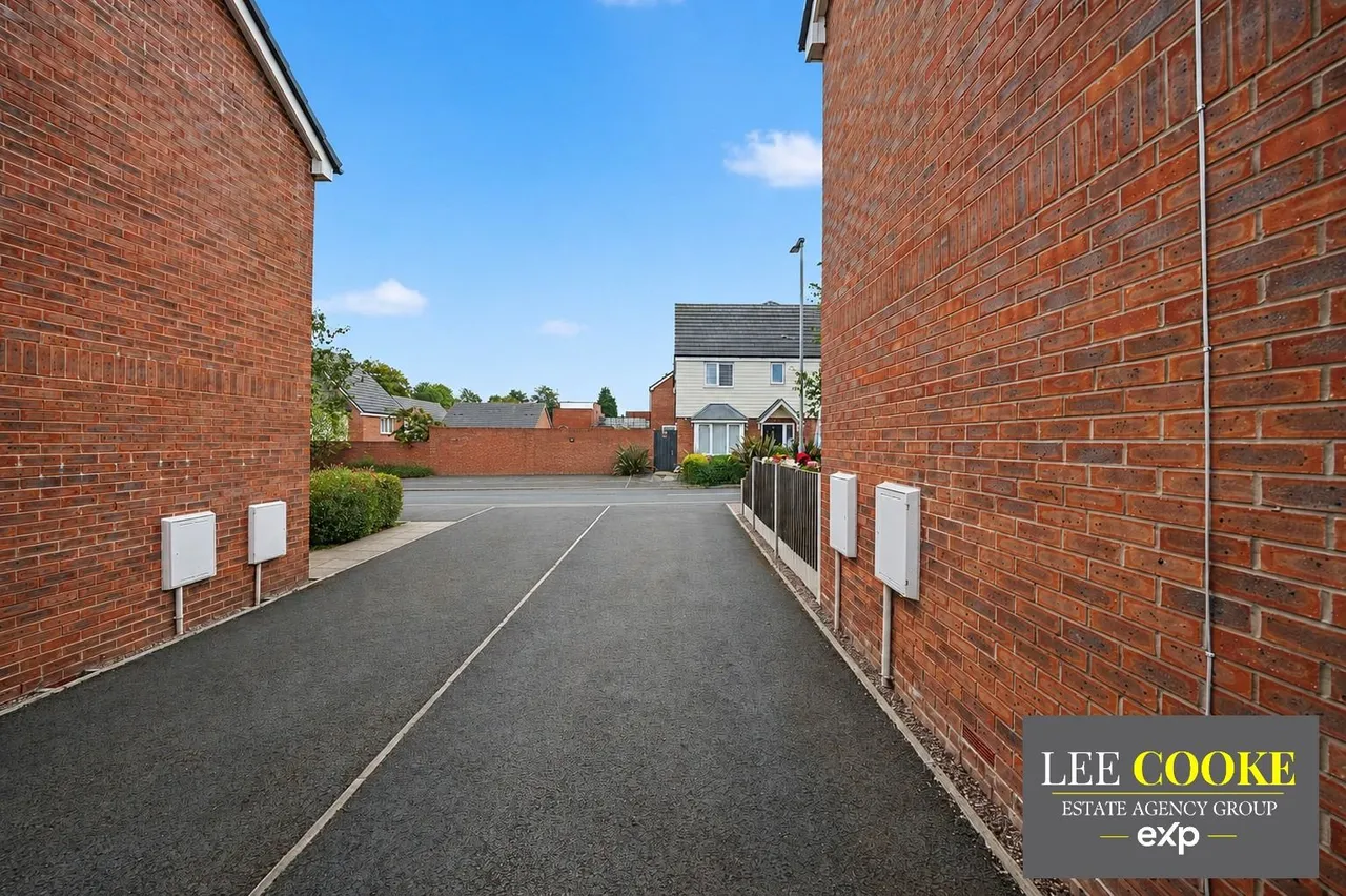 Abbey Road, Green Lanes, Bilston, WV14 6PS, photo 5