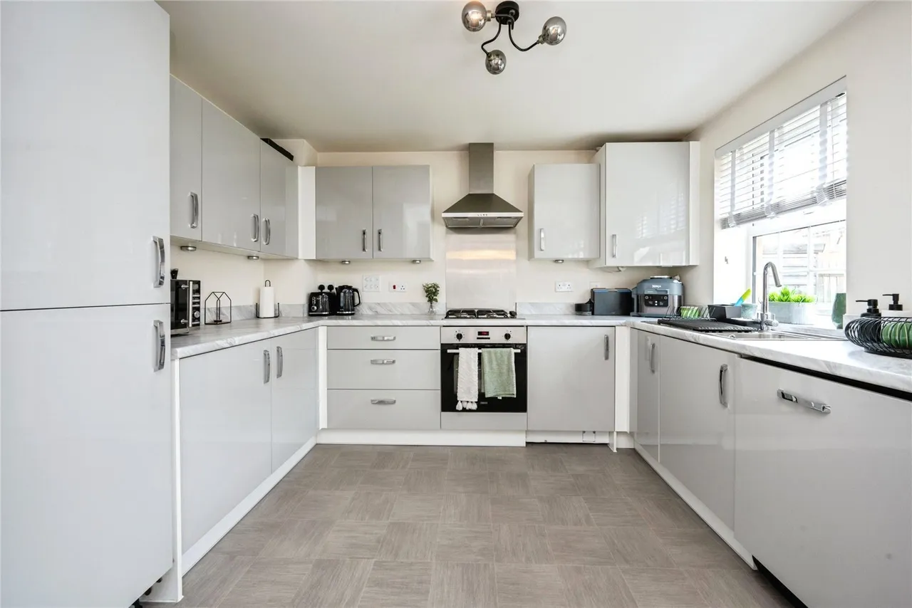 Chadwick Crescent, Bedfordshire, LU7, photo 5