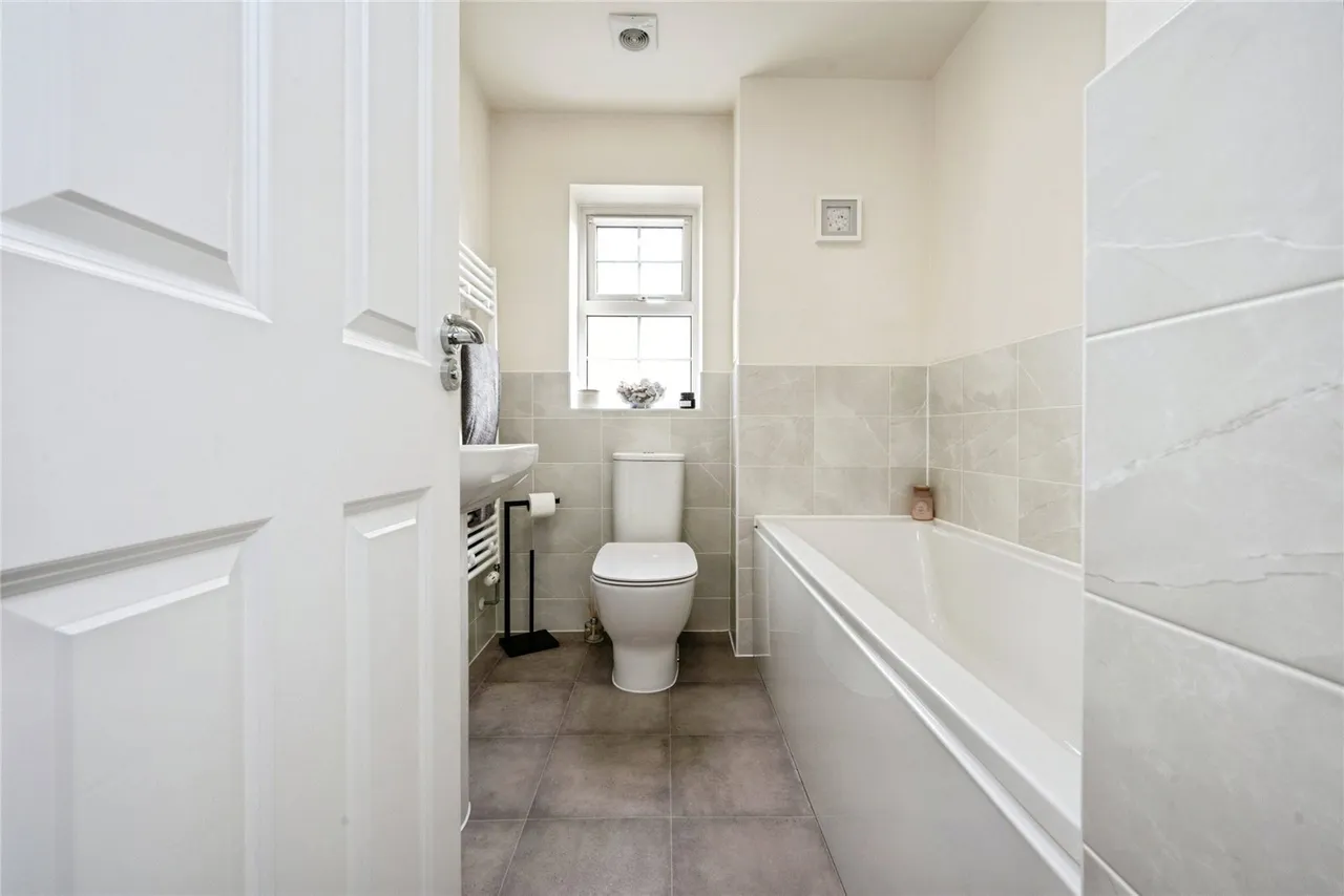 Chadwick Crescent, Bedfordshire, LU7, photo 15