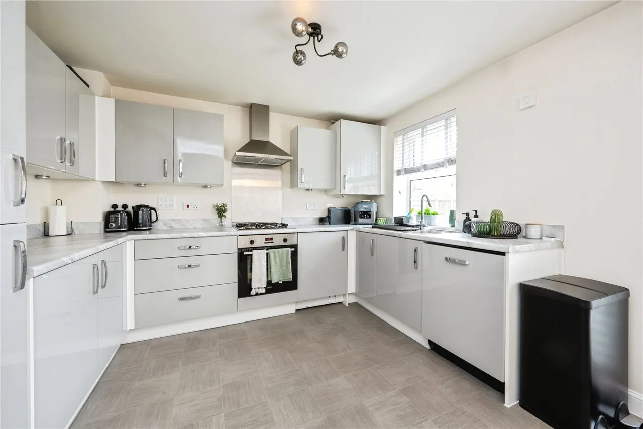 Chadwick Crescent, Bedfordshire, LU7, photo 4