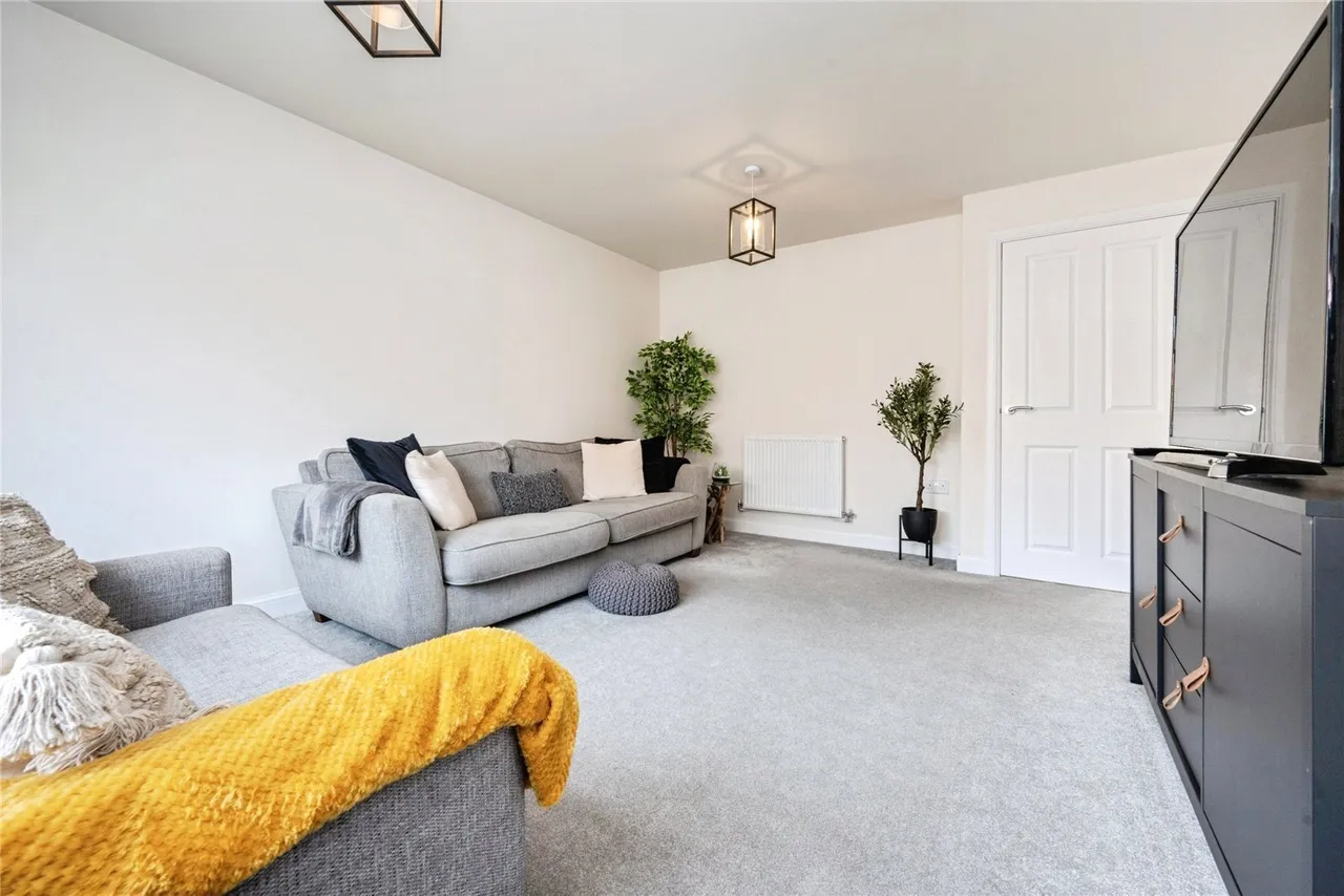 Chadwick Crescent, Bedfordshire, LU7, photo 3