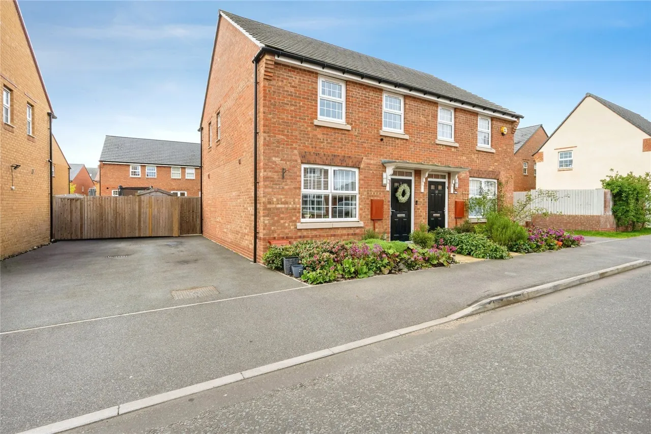 Chadwick Crescent, Bedfordshire, LU7, photo 18