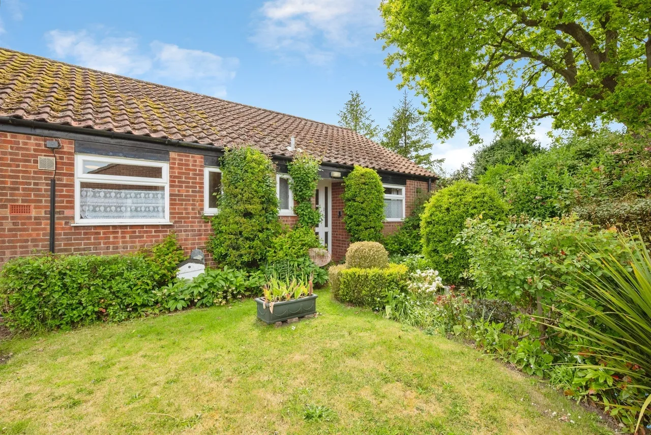 2 bed house for sale — Margaret Lilly Way, Aldborough, Norwich