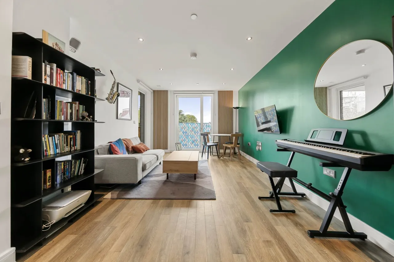 1 bed flat for sale, Oliver Road, Leyton, E10