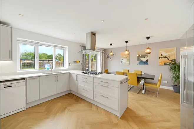 Normanhurst Road, Walton-On-Thames, KT12, photo 3