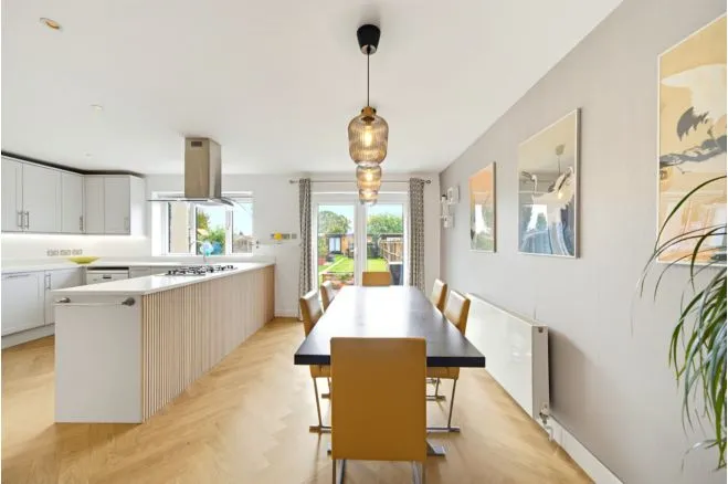 Normanhurst Road, Walton-On-Thames, KT12, photo 6