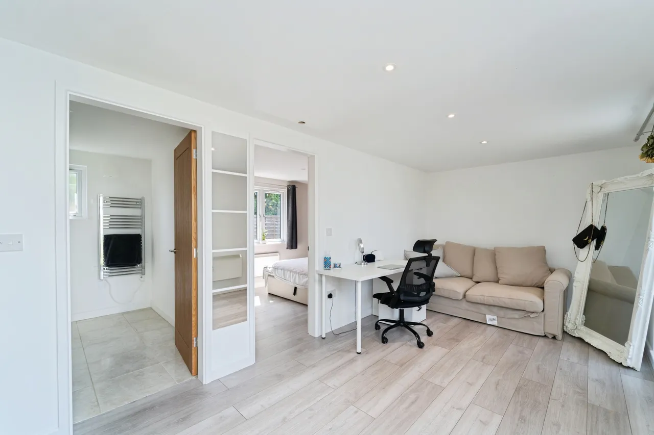 Normanhurst Road, Walton-On-Thames, KT12, photo 17