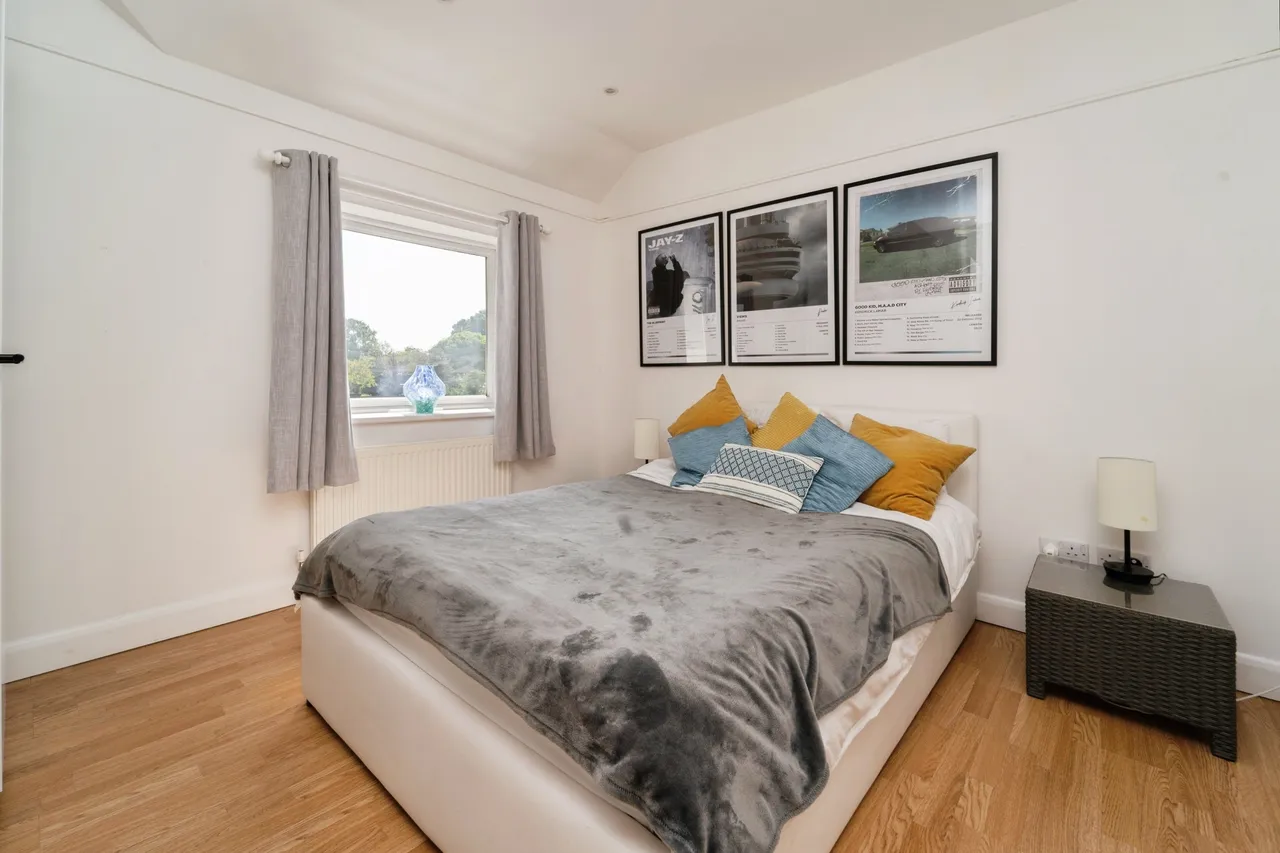 Normanhurst Road, Walton-On-Thames, KT12, photo 14