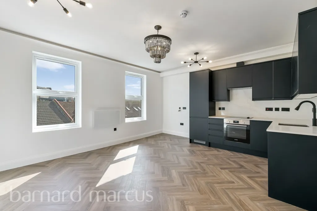 Bloemfontein Road, London, photo 11