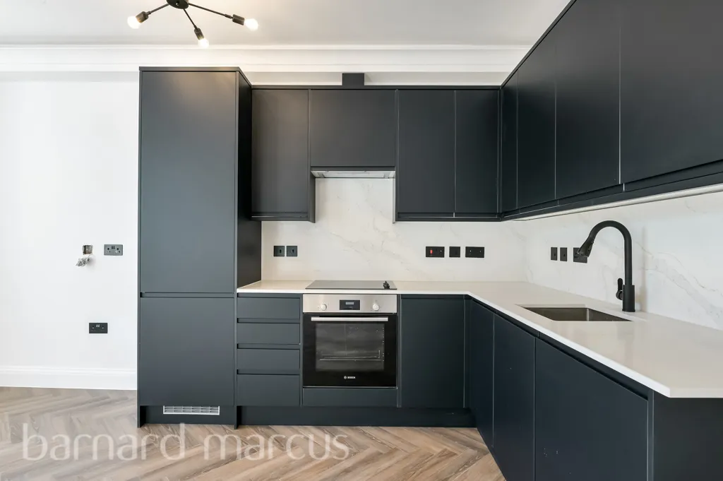 Bloemfontein Road, London, photo 10