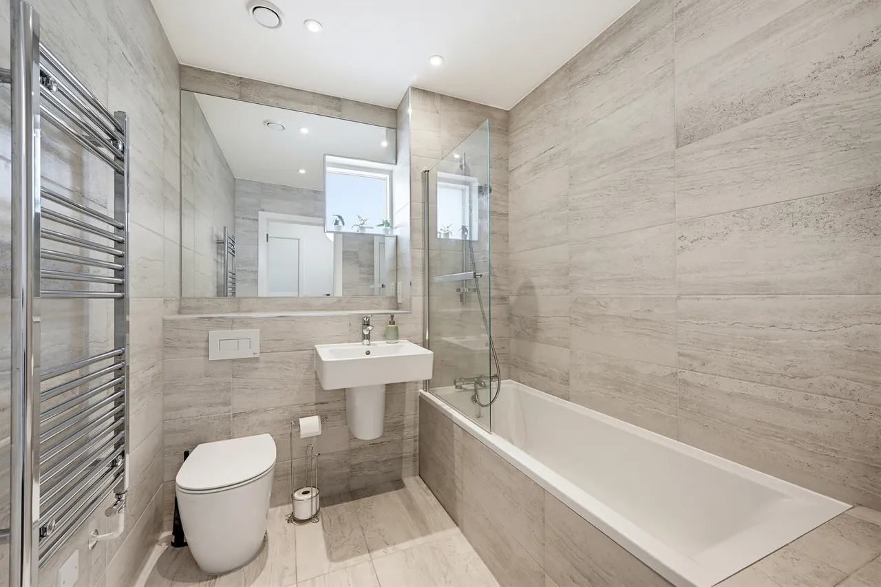 Kenneth Way, Ealing, W5, photo 9