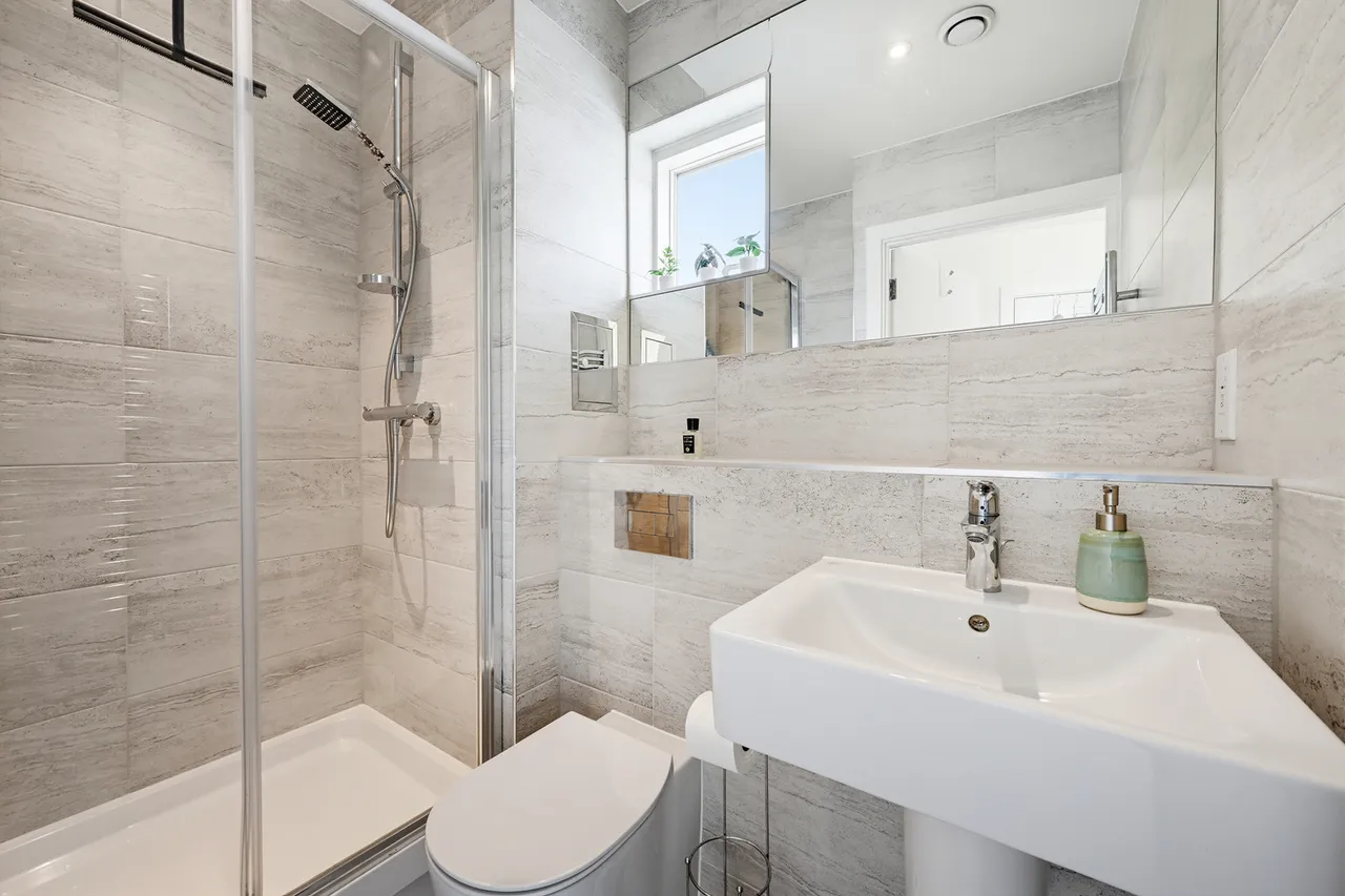 Kenneth Way, Ealing, W5, photo 12