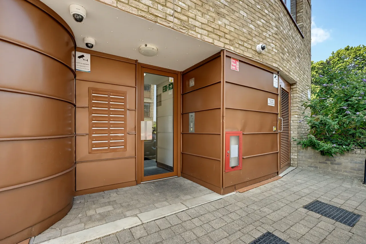 Kenneth Way, Ealing, W5, photo 15