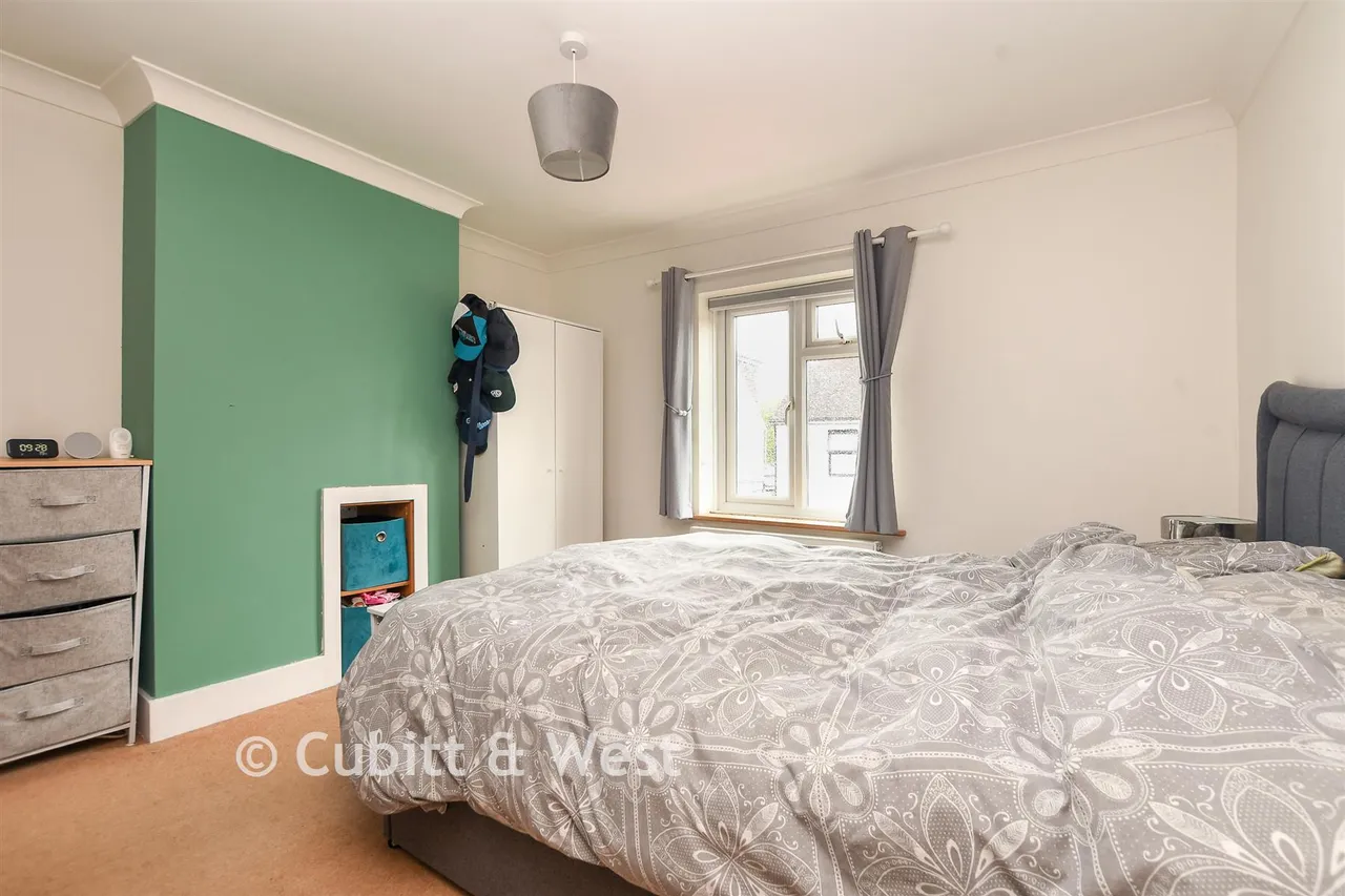 Spencers Road, Horsham, RH12, photo 10