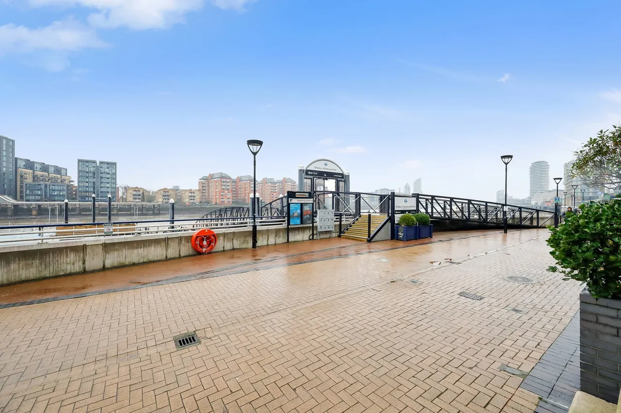 Flat 5, Ivory House, Clove Hitch Quay, London, SW11 3FA, photo 15