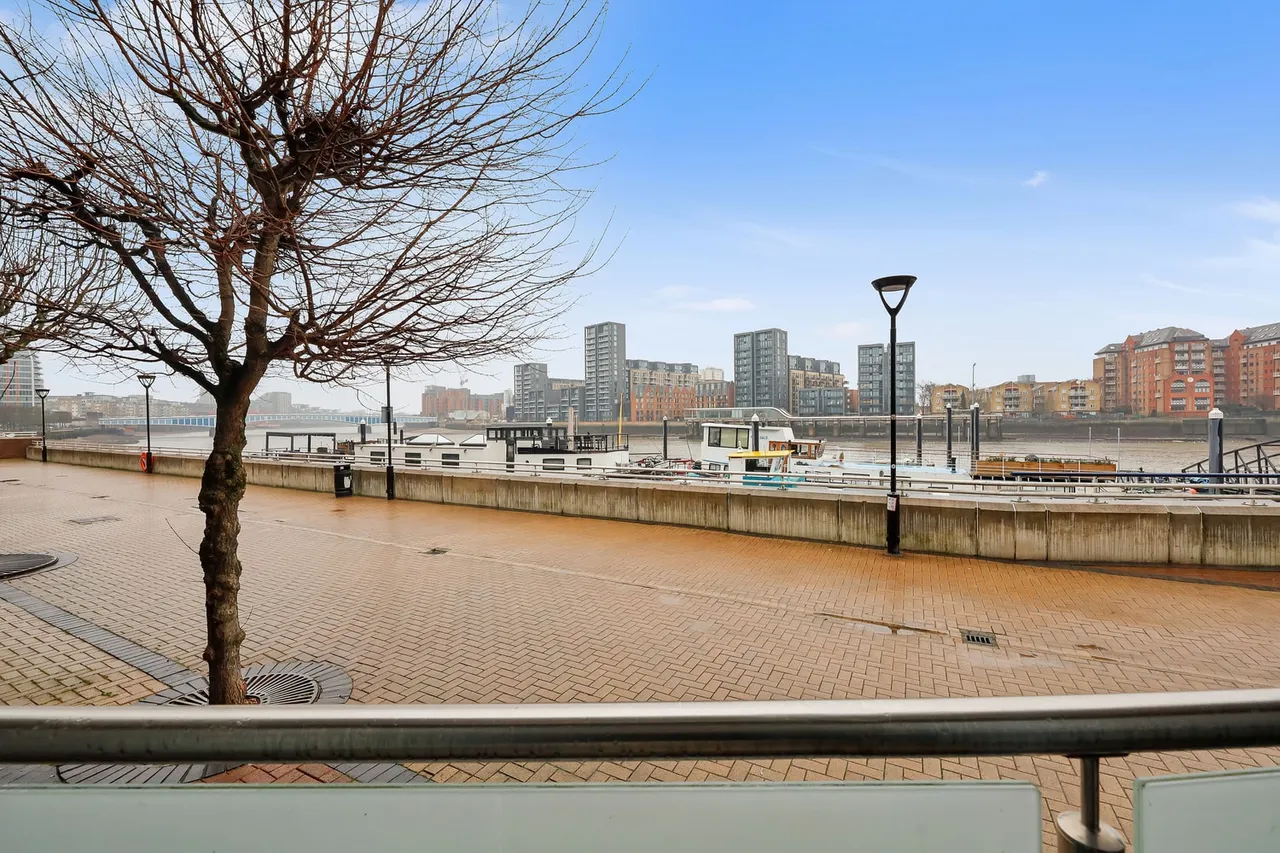 Flat 5, Ivory House, Clove Hitch Quay, London, SW11 3FA, photo 13