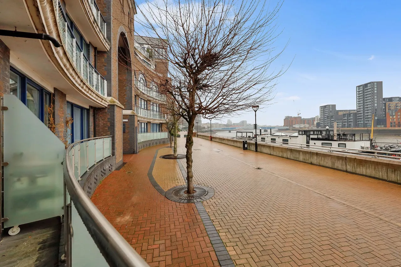 Flat 5, Ivory House, Clove Hitch Quay, London, SW11 3FA, photo 12