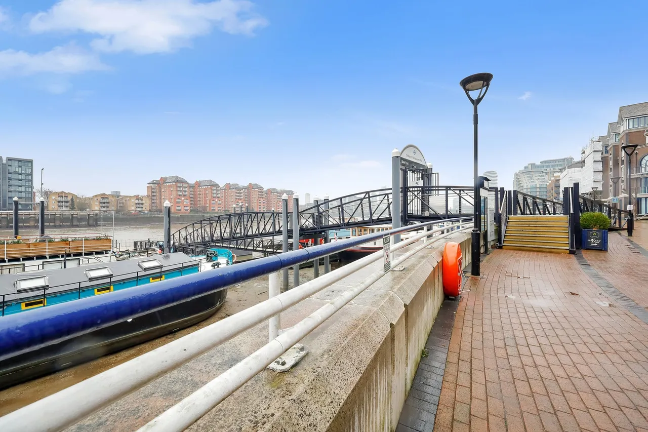 Flat 5, Ivory House, Clove Hitch Quay, London, SW11 3FA, photo 14