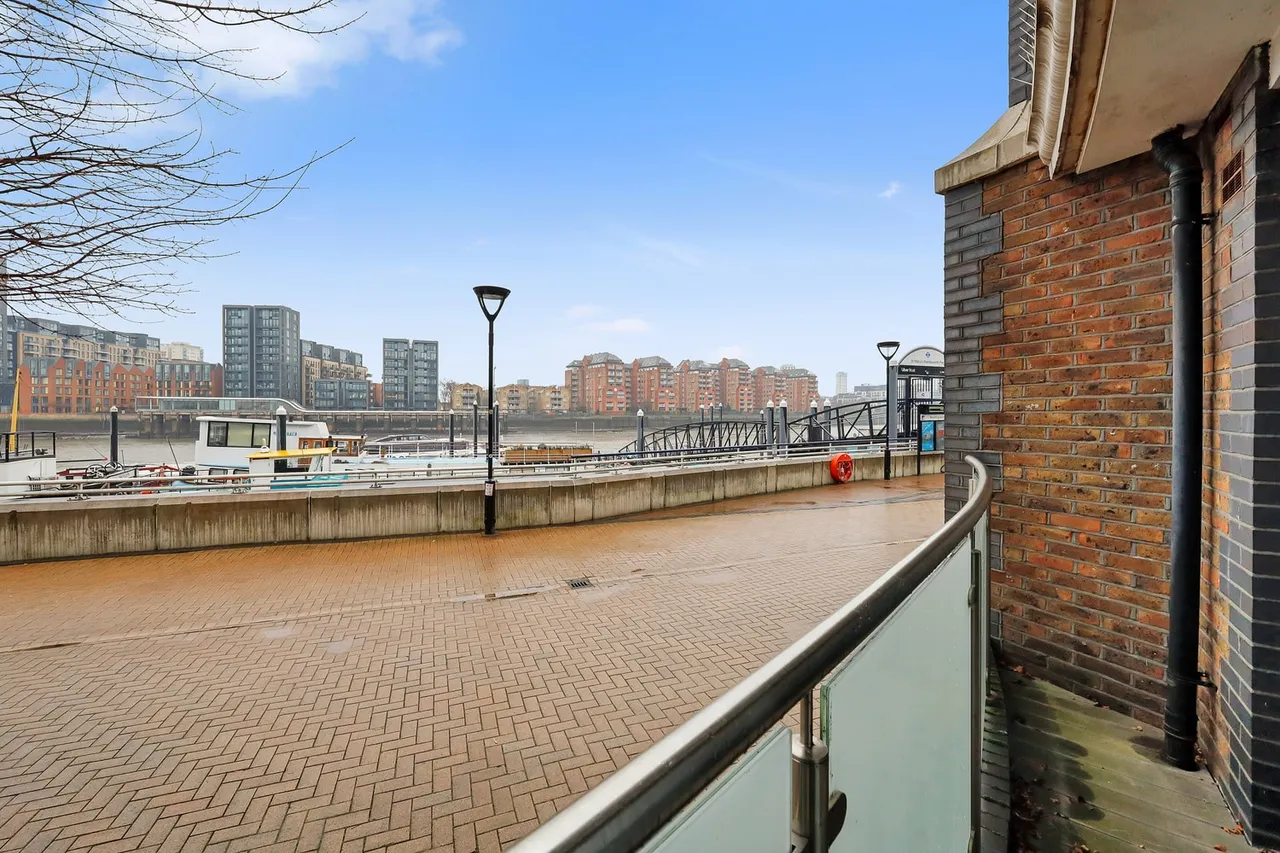 Flat 5, Ivory House, Clove Hitch Quay, London, SW11 3FA, photo 11