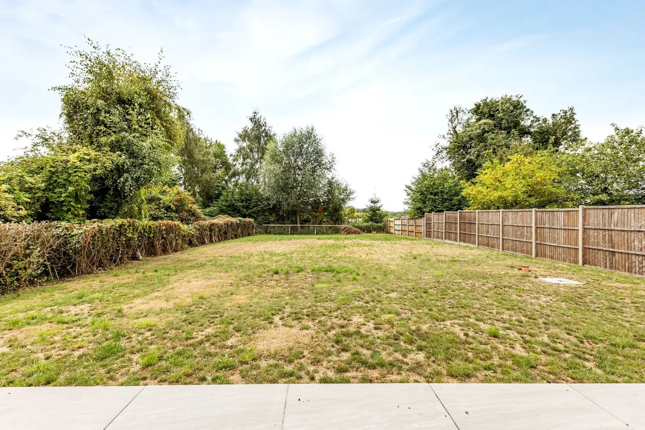 Chain Free Four Bedroom Detached Bung, photo 15