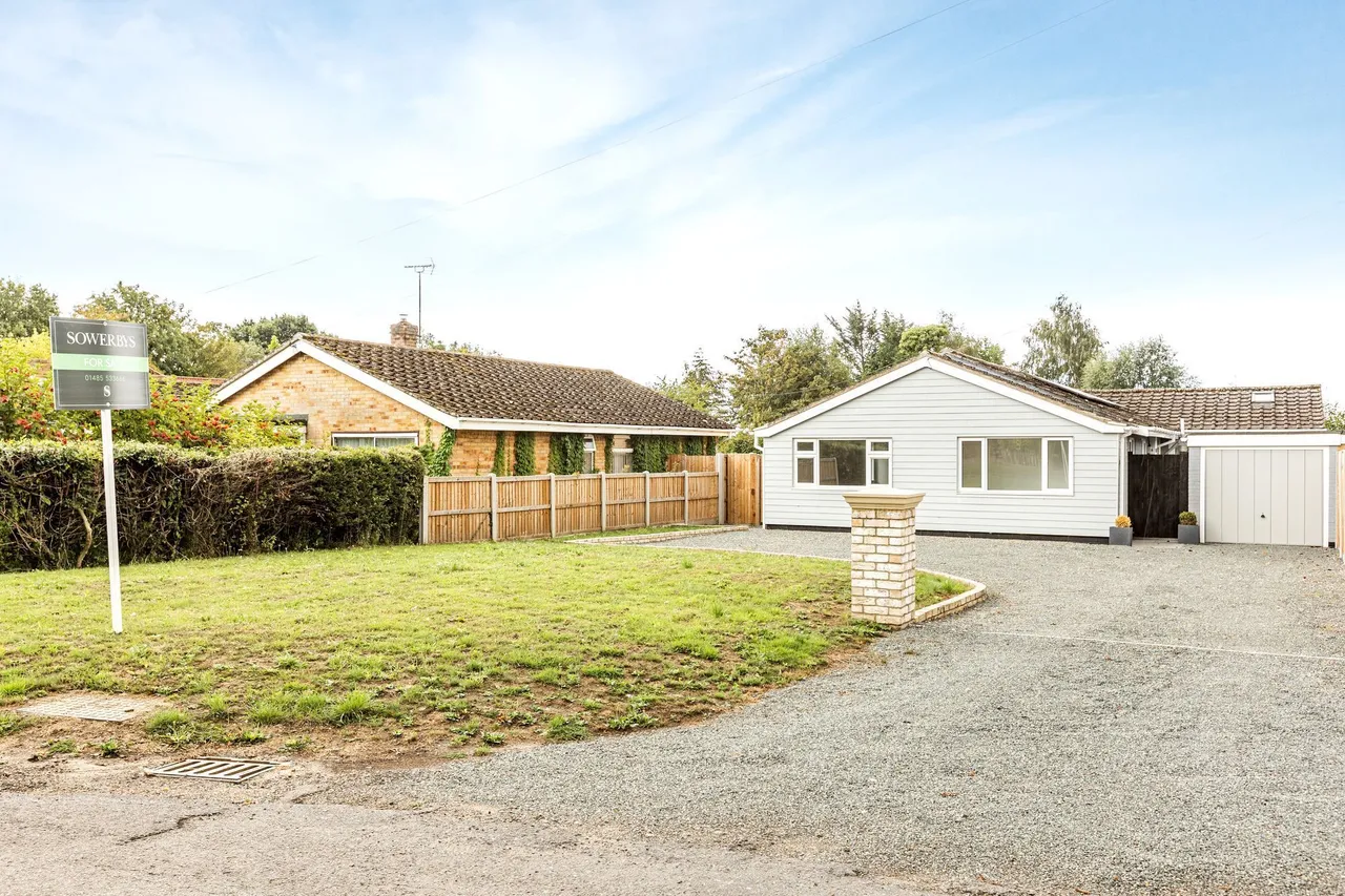 Chain Free Four Bedroom Detached Bung, photo 16