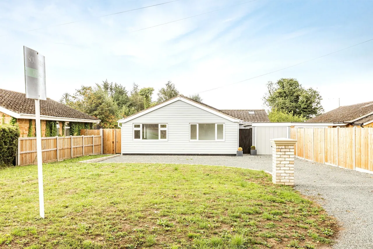 4 bed land for sale, Chain Free Four Bedroom Detached Bung