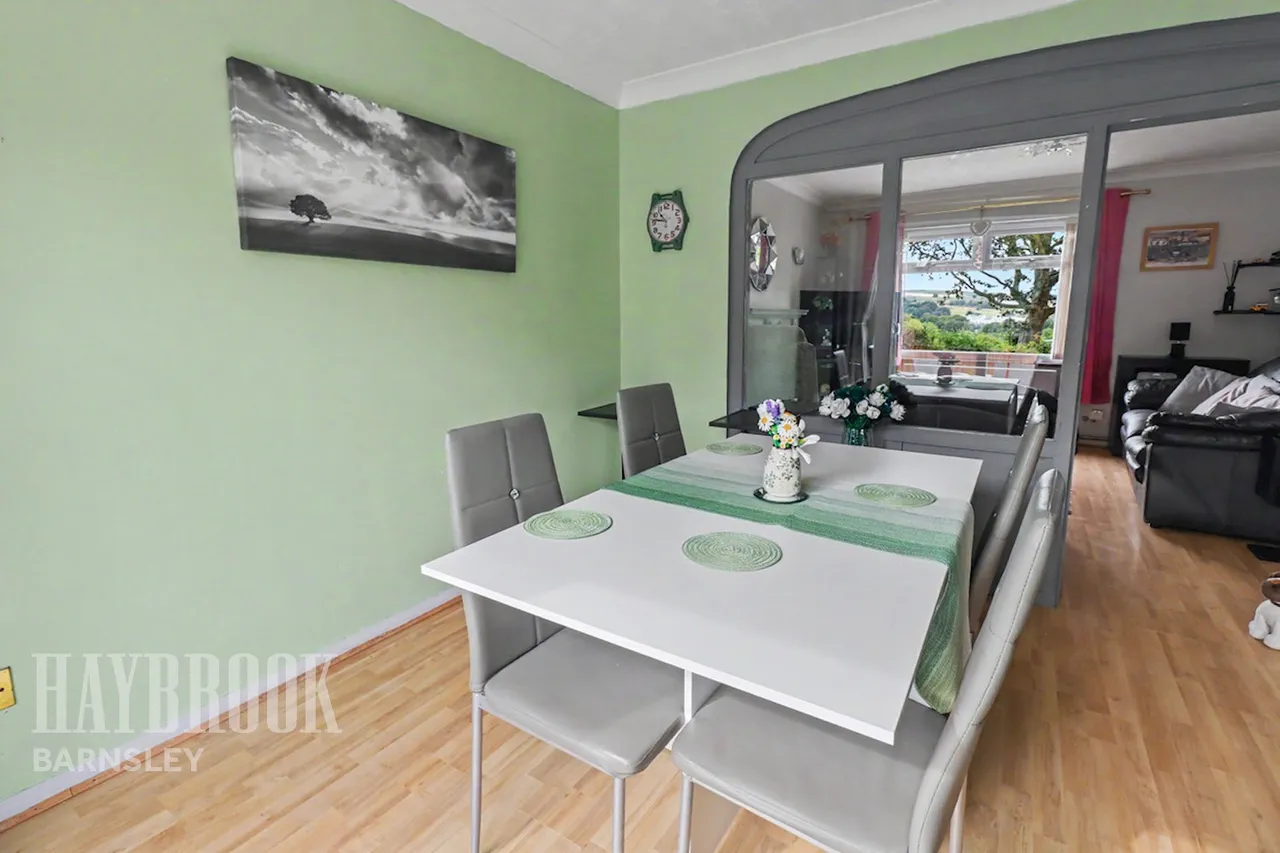 Bluebell Avenue, Penistone, photo 11