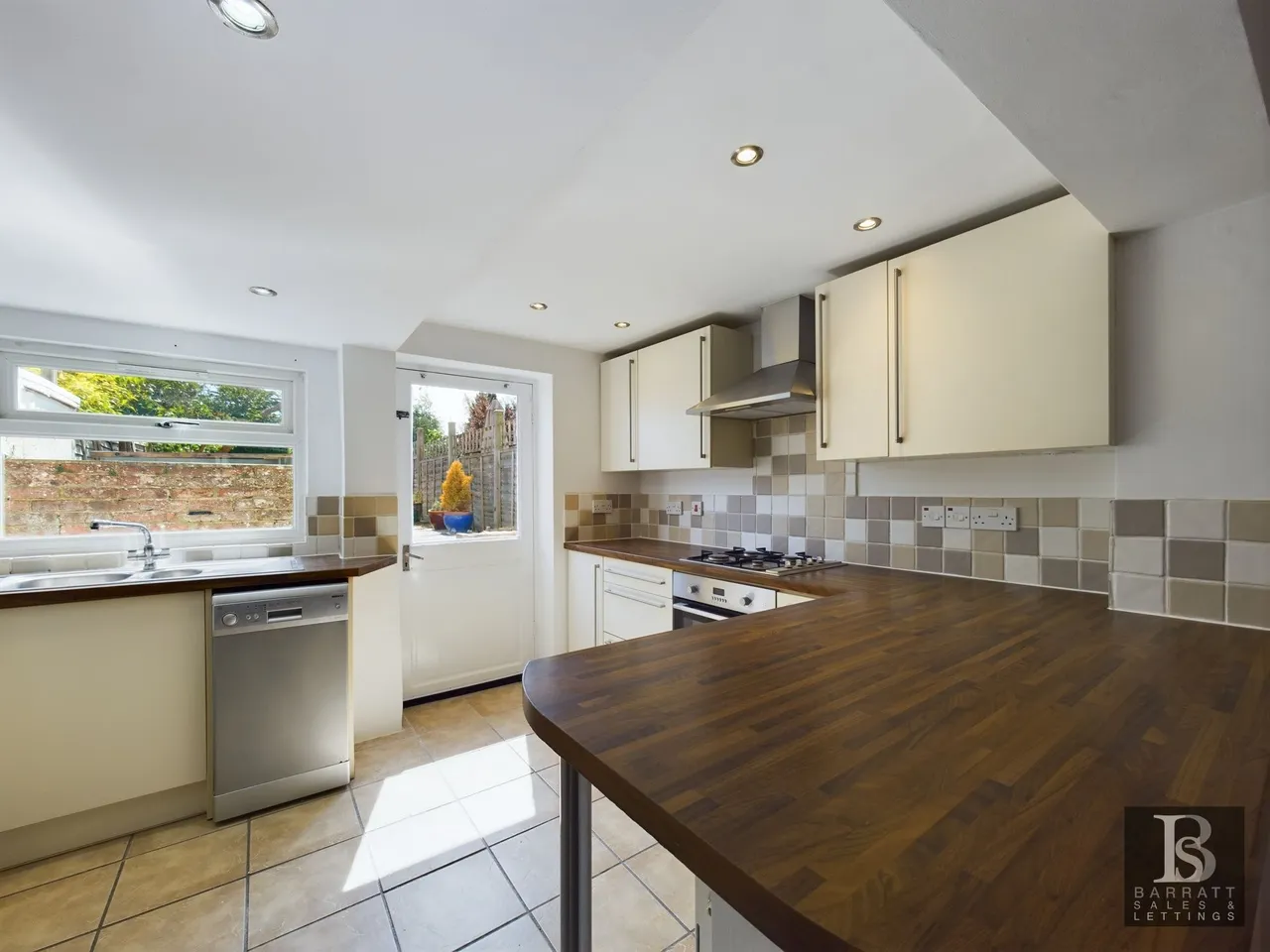 St. Leonards Road, Windsor, SL4, photo 7