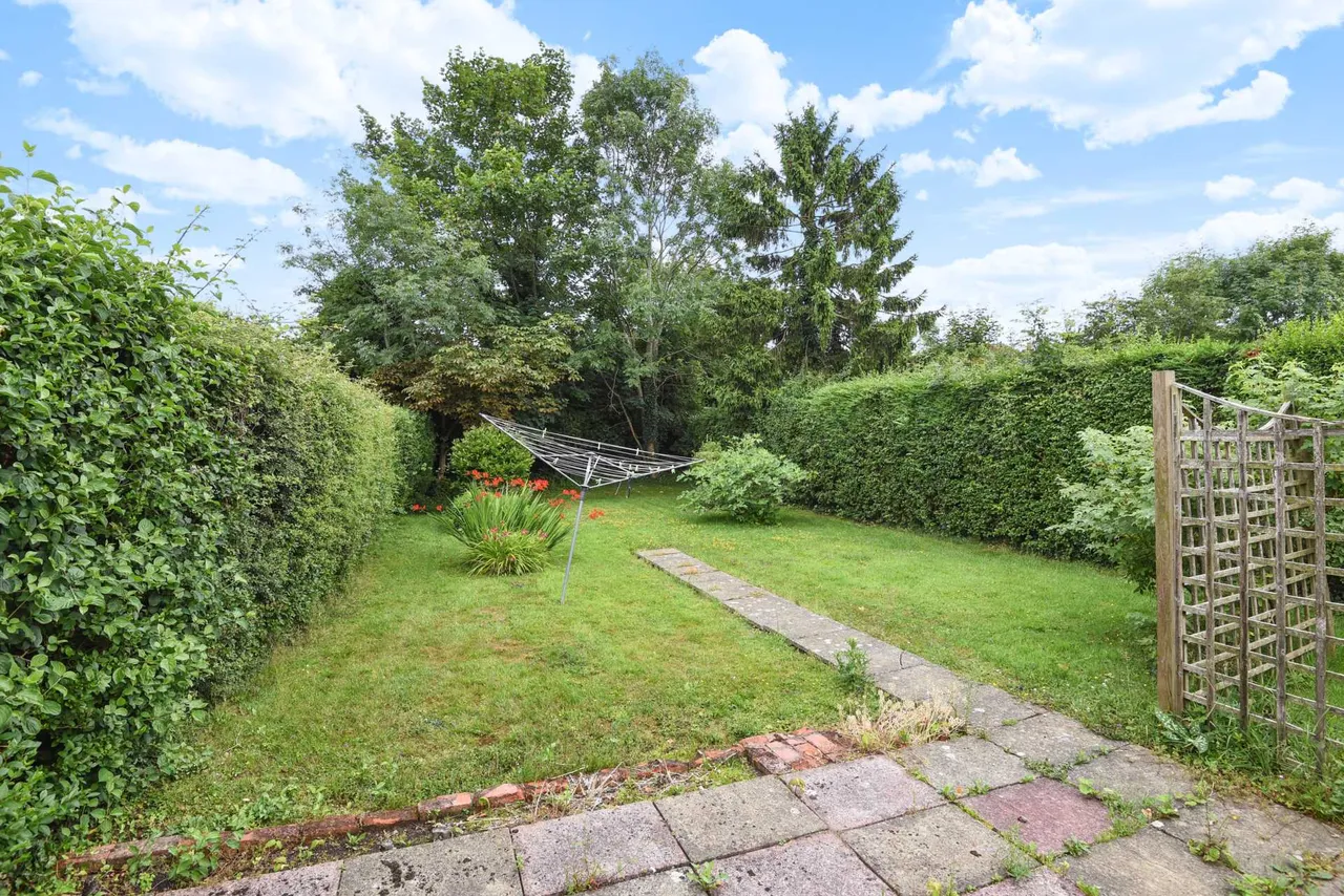 Raymond Crescent, Guildford, GU2 7SU, photo 8
