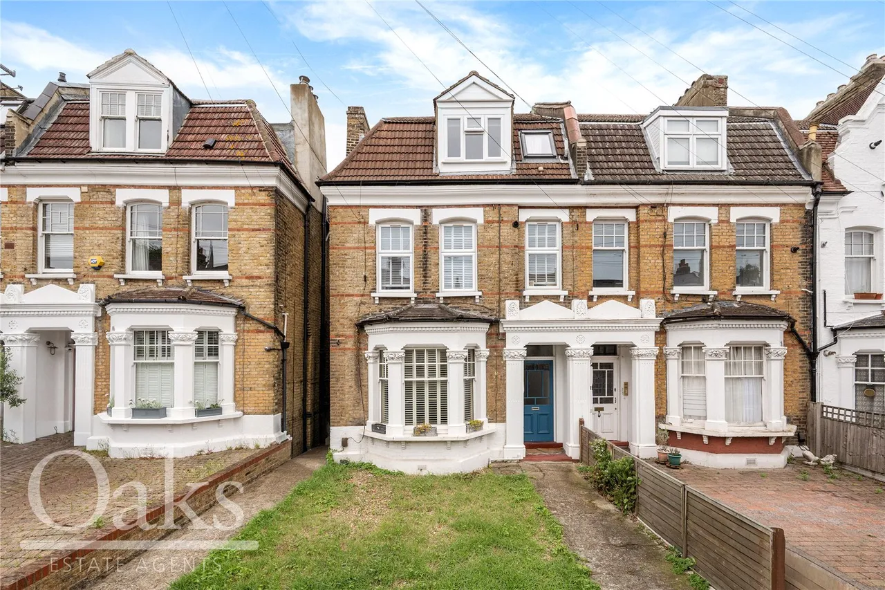 2 bed flat for sale, Bournevale Road, Streatham, SW16