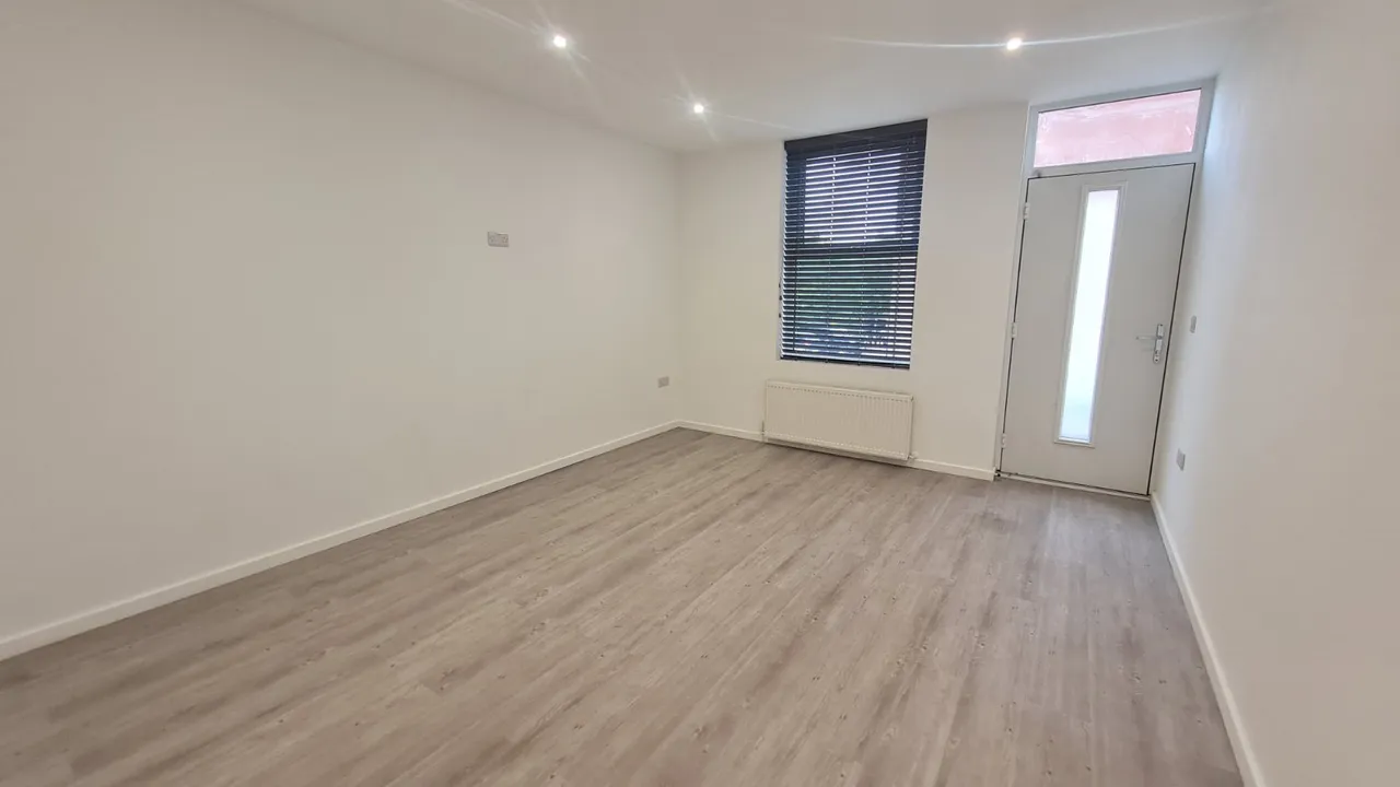 Bangor Terrace, Leeds, LS12, photo 6