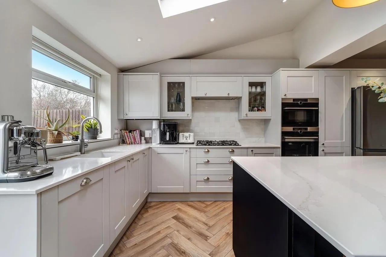 Myrtle Grove, New Malden KT3 3LF, photo 6