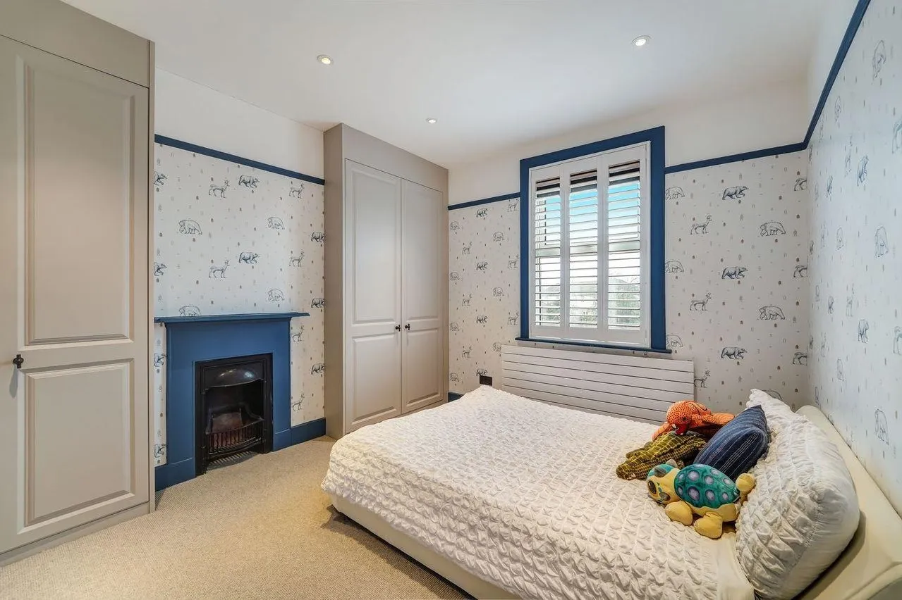 Myrtle Grove, New Malden KT3 3LF, photo 10