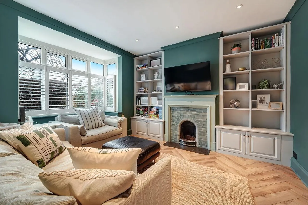 Myrtle Grove, New Malden KT3 3LF, photo 5
