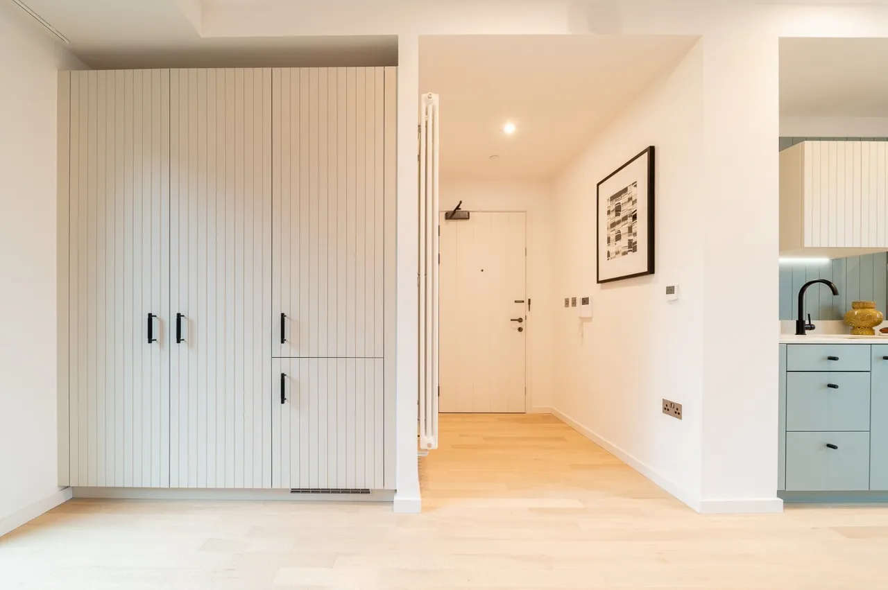 Catherine Wheel Road, Brentford, TW8, photo 11