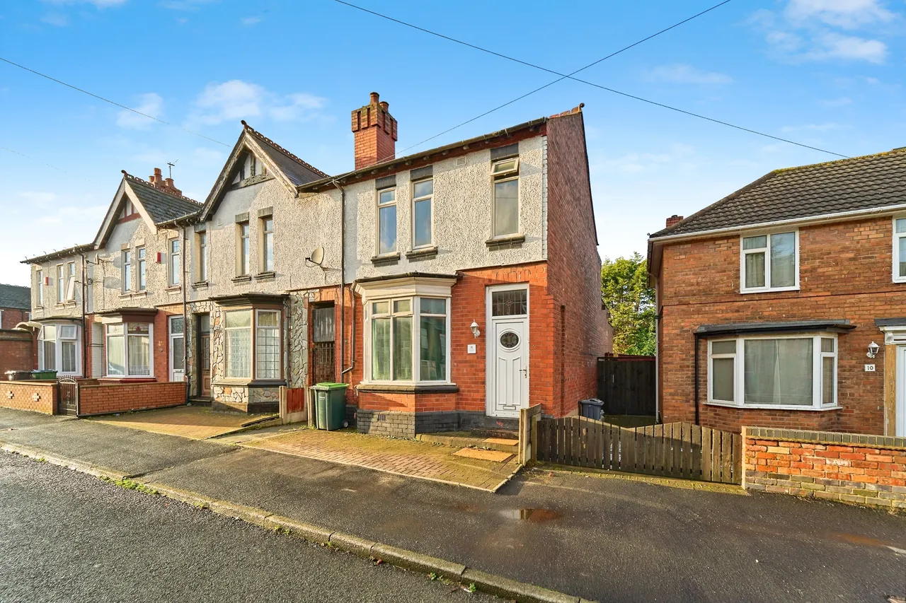 3 bed house for sale — Lily Street, West Bromwich