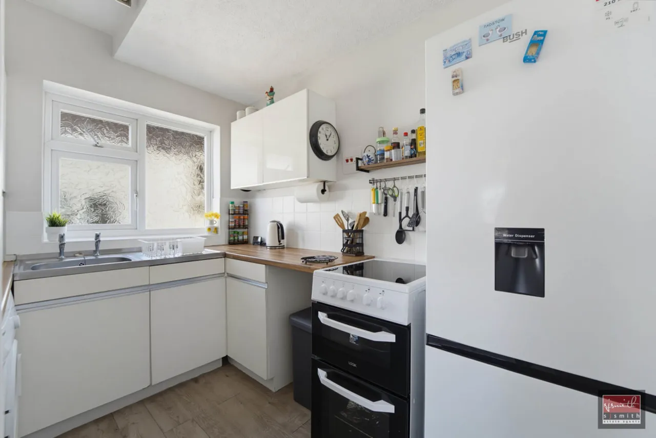 Woodthorpe Road, Ashford, photo 6